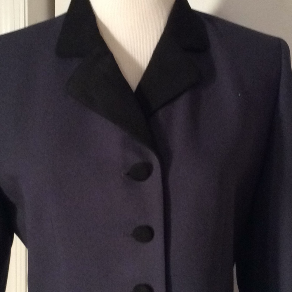 Albert Nipon Petite, 3 Piece Suit. - image 7